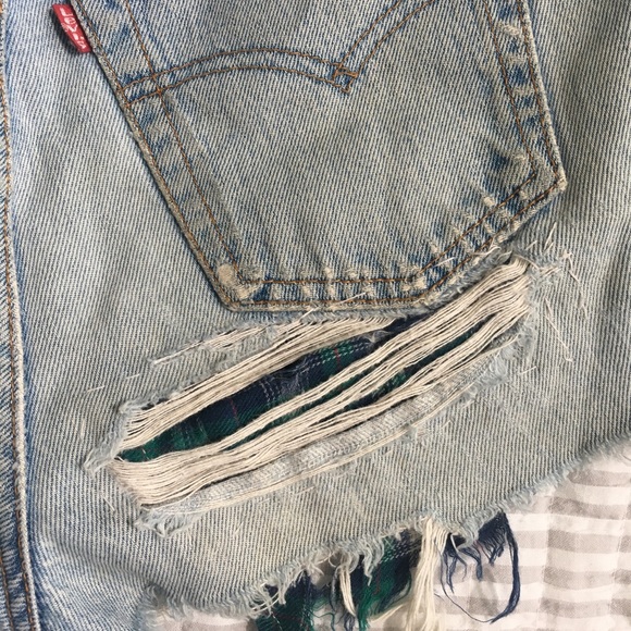 Vintage Levi’s Daisy Dukes - Picture 6 of 6